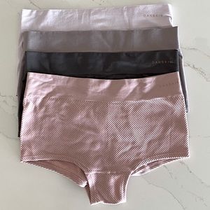 NEW 4 Pack Danskin Hipster Boyshort Panties Medium
